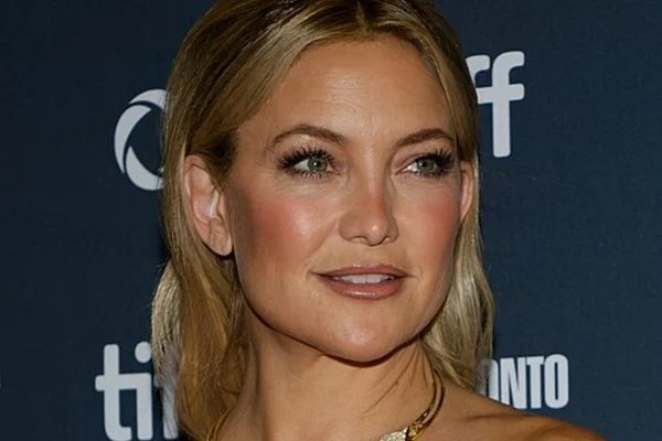 Top 20 Celebrities’ Mediterranean Skincare Secrets for Glow