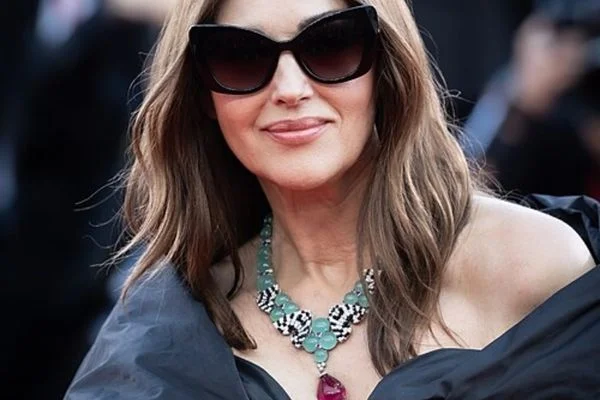 Top 20 Celebrities’ Mediterranean Skincare Secrets for Glow